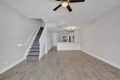 9913 NW 57th Manor #., Coral Springs, FL 33076 - Photo 14