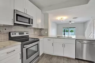 9913 NW 57th Manor, Coral Springs, FL 33076 - Photo 8