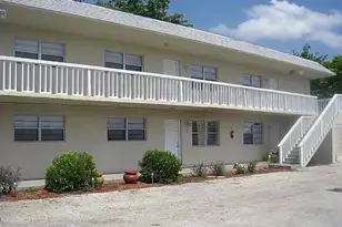 110 SE 7th St, Hallandale Beach, FL 33009 - Photo 10