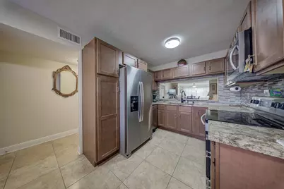 7650 Tahiti Lane #105, Lake Worth, FL 33467 - Photo 12
