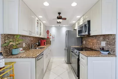 4060 Cornwall C, Boca Raton, FL 33434 - Photo 8