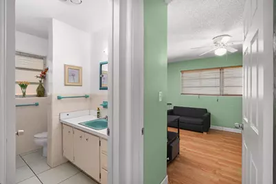 1601 NE 48th Court, Oakland Park, FL 33334 - Photo 32