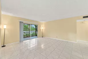 2753 S Oakland Forest Dr, Oakland Park, FL 33309 - Photo 6