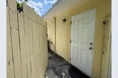 1800 Pinehurst Drive #1, West Palm Beach, FL 33407 - Photo 2
