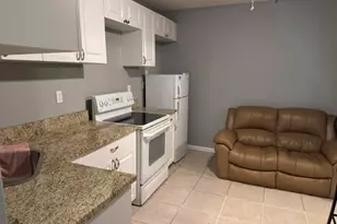 1800 Pinehurst Dr, West Palm Beach, FL 33407 - Photo 4