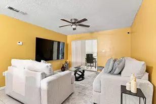 2232 SW 81st Ave, Miramar, FL 33025 - Photo 8