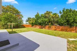 1100 7th St, Lake Park, FL 33403 - Photo 42
