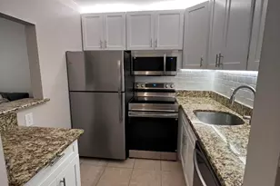 31 Westbury B Circle, Deerfield Beach, FL 33442 - Photo 2