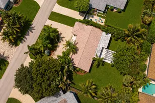 2031 Pleasant Dr, North Palm Beach, FL 33408 - Photo 24