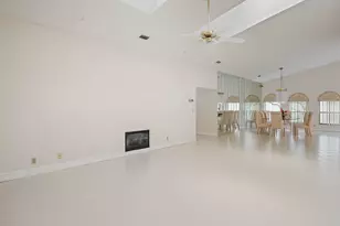 7003 Golf Pointe Cir, Tamarac, FL 33321 - Photo 8