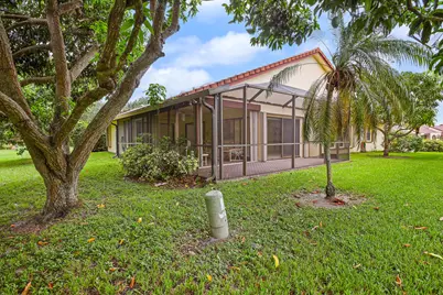 7003 Golf Pointe Circle, Tamarac, FL 33321 - Photo 40