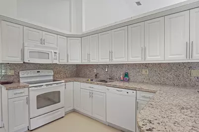 7003 Golf Pointe Circle, Tamarac, FL 33321 - Photo 16