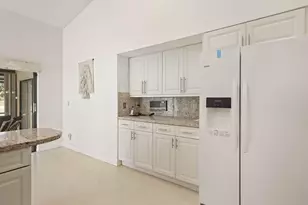 7003 Golf Pointe Cir, Tamarac, FL 33321 - Photo 18
