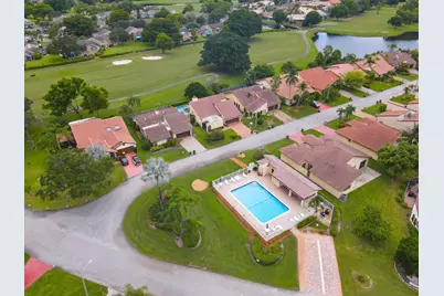 7003 Golf Pointe Circle, Tamarac, FL 33321 - Photo 48