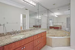 7003 Golf Pointe Cir, Tamarac, FL 33321 - Photo 22