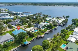 512 SW South Carolina Dr, Stuart, FL 34994 - Photo 2