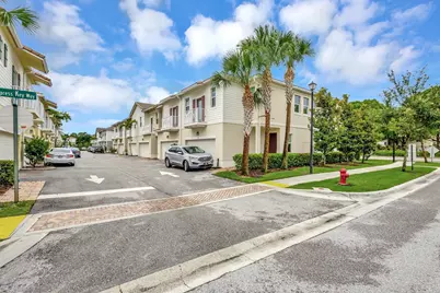 91 Palm Lane, Royal Palm Beach, FL 33411 - Photo 4