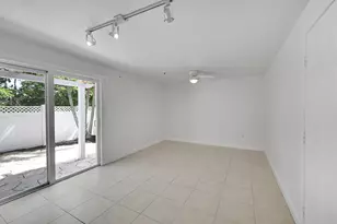 453 NE 1st St, Pompano Beach, FL 33060 - Photo 8