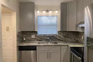 21915 Lake Forest Cir, Boca Raton, FL 33433 - Photo 4