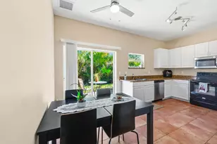 624 NE Bent Paddle Ln, Port Saint Lucie, FL 34983 - Photo 12