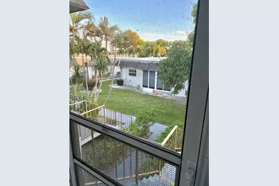 161 Plymouth V, West Palm Beach, FL 33417 - Photo 2