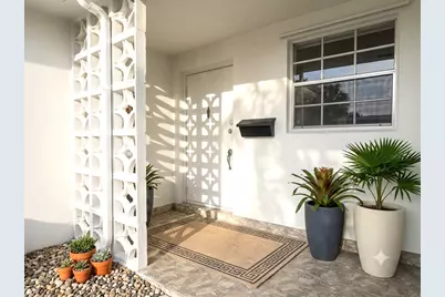 1202 S Drive Circle #A, Delray Beach, FL 33445 - Photo 2