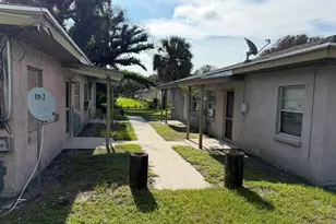 438 N 15th St, Fort Pierce, FL 34950 - Photo 2