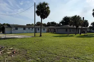 436 N 15th St, Fort Pierce, FL 34950 - Photo 2