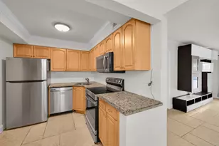 490 NW 20th St, Boca Raton, FL 33431 - Photo 8