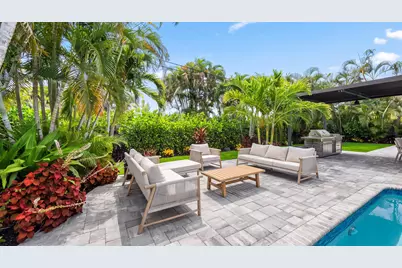 765 Lagoon Drive, North Palm Beach, FL 33408 - Photo 2