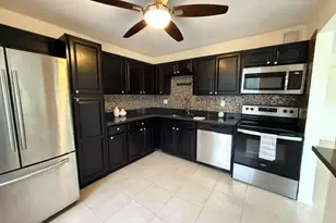 122 Piedmont C, Delray Beach, FL 33484 - Photo 2