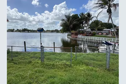 2180 NW 93rd Avenue, Pembroke Pines, FL 33024 - Photo 2