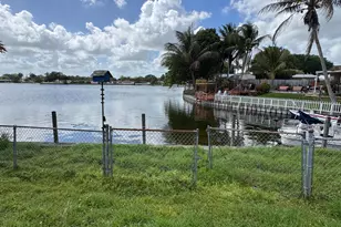 2180 NW 93rd Ave, Pembroke Pines, FL 33024 - Photo 2