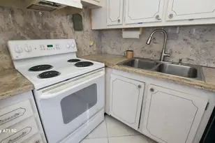 5 Suffolk A, Boca Raton, FL 33434 - Photo 4