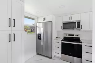 118 Royal Pk Dr, Oakland Park, FL 33309 - Photo 2