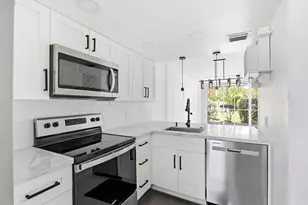 118 Royal Pk Dr, Oakland Park, FL 33309 - Photo 1