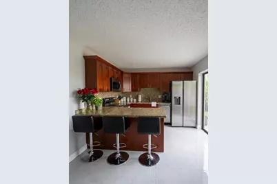 2245 White Pine Circle #D, Greenacres, FL 33415 - Photo 2