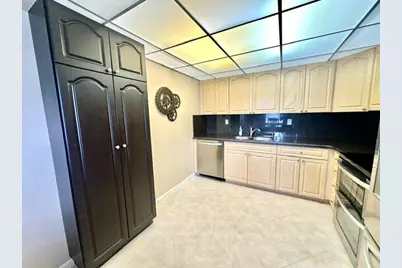 1049 Lincoln C, Boca Raton, FL 33434 - Photo 4