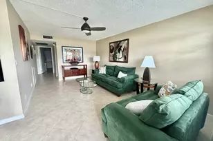 1049 Lincoln C, Boca Raton, FL 33434 - Photo 8