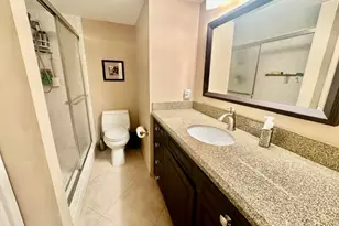 1049 Lincoln C, Boca Raton, FL 33434 - Photo 10