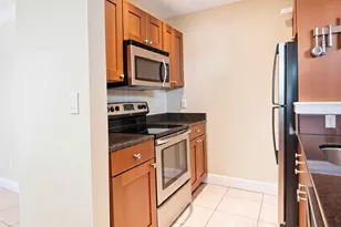 1680 NE 34th Ln, Oakland Park, FL 33334 - Photo 12