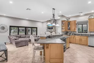749 SW 2nd St, Boca Raton, FL 33486 - Photo 8