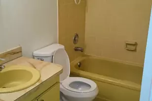 1060 NW 80th Ave, Margate, FL 33063 - Photo 10