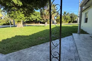 900 Citrus Isle, Fort Lauderdale, FL 33315 - Photo 2