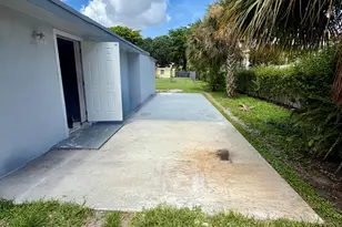 2425 Ceceile Ave, West Palm Beach, FL 33417 - Photo 14