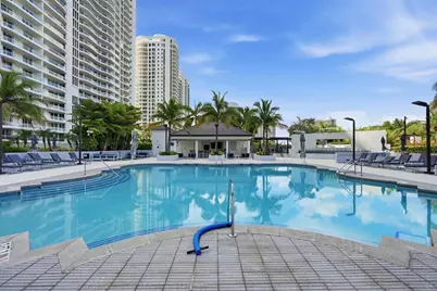 7000 W Island Boulevard #907, Aventura, FL 33160 - Photo 28