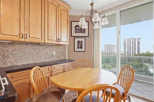 7000 W Island Blvd, Aventura, FL 33160 - Photo 12
