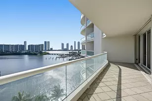 7000 W Island Blvd, Aventura, FL 33160 - Photo 4