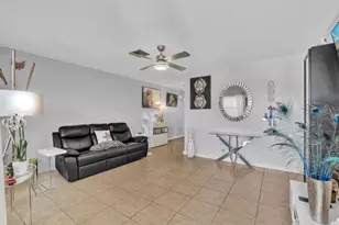 560-564 NE 35th St, Oakland Park, FL 33334 - Photo 4