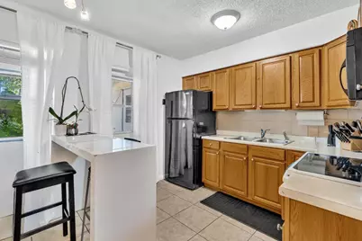 560-564 NE 35th Street, Oakland Park, FL 33334 - Photo 8